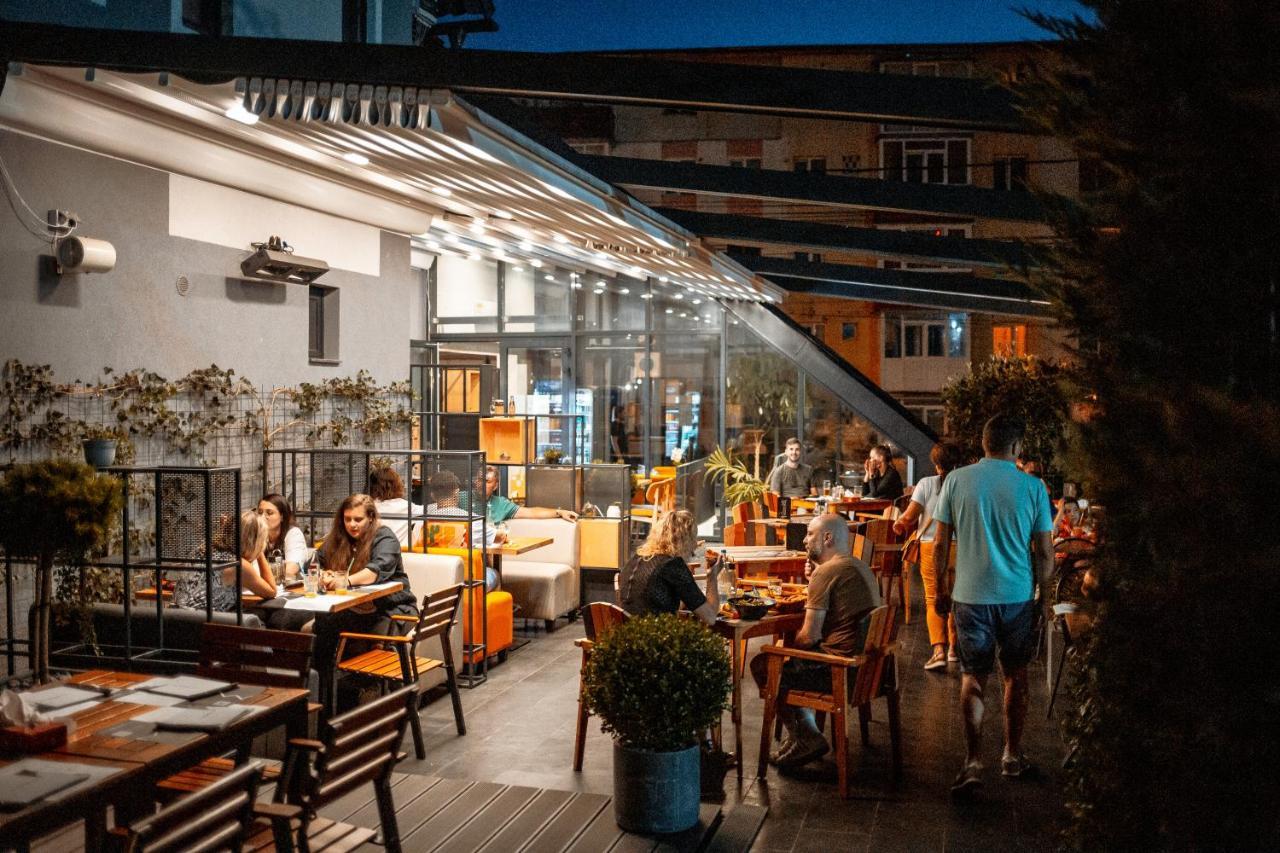 Hotel Subcarpati Curtea de Argeş Exterior foto